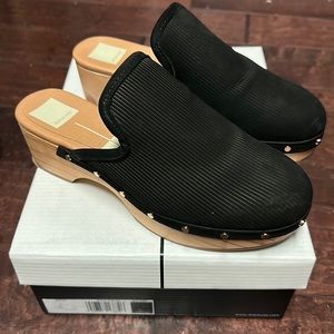 Dolce Vita Closen Clogs. Black Nubuck size 7